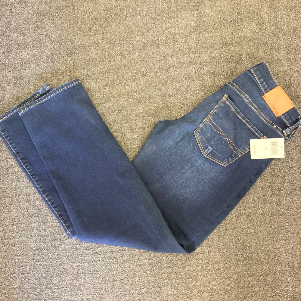 CLOSET CLOSING NEW Dark Wash Mollie Crop Jeans